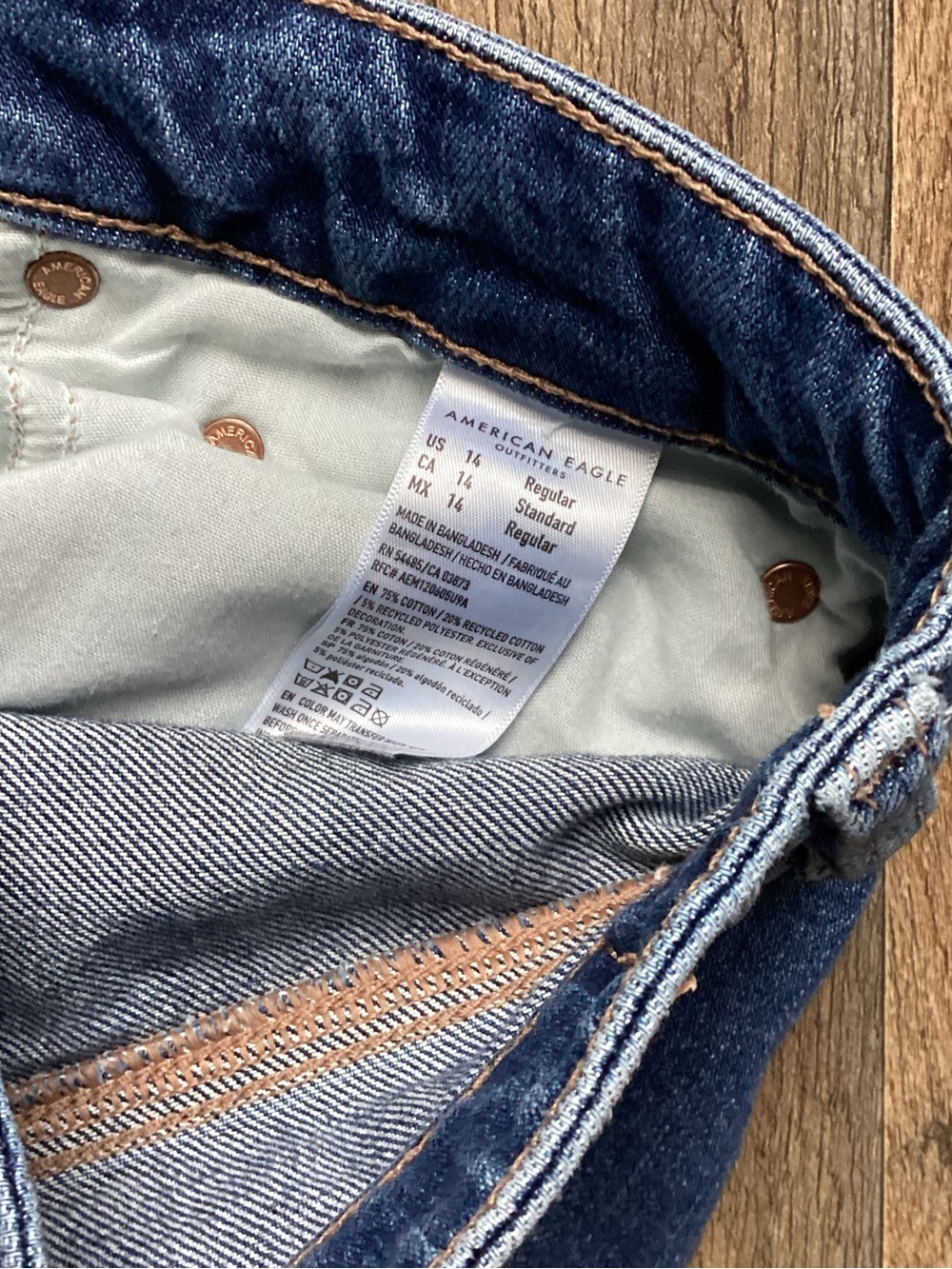 American Eagle Outfitters Wide-Leg Jeans - Picture 6 of 7